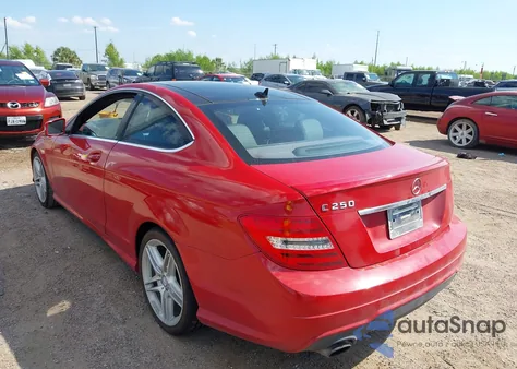 2013 Mercedes-Benz C 250 from USA, damaged, VIN WDDGJ4HB0DG035360